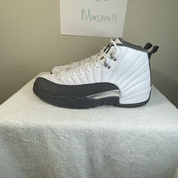 Jordan 12 - Picture 2 of 5